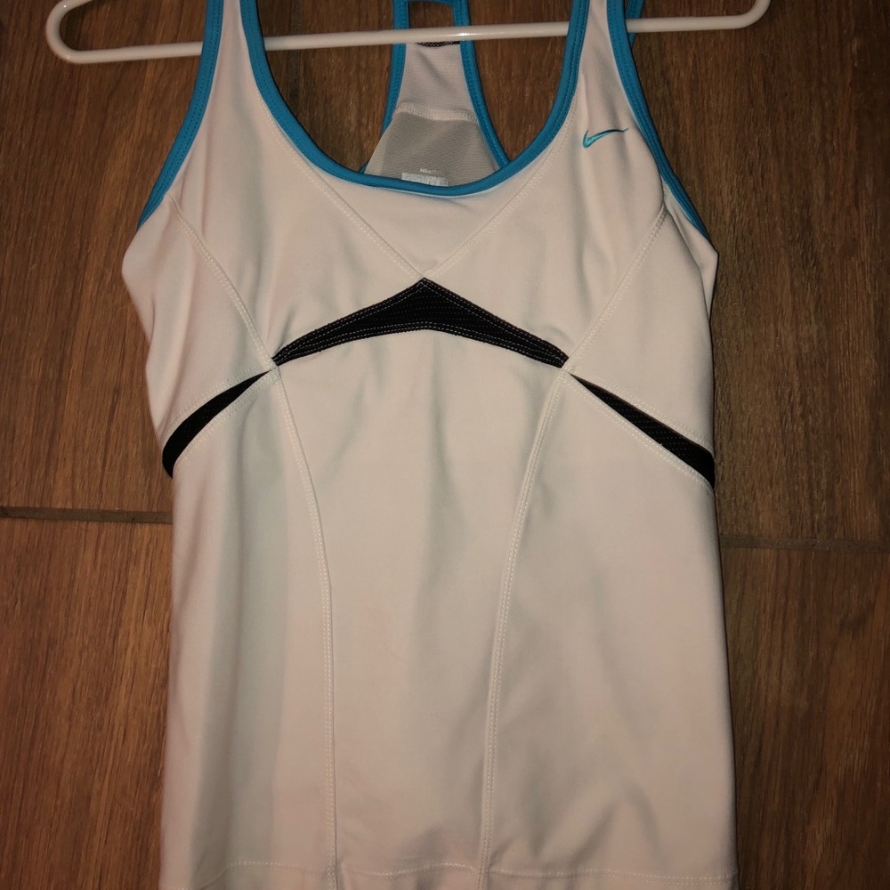 Size large Nike fit workout top